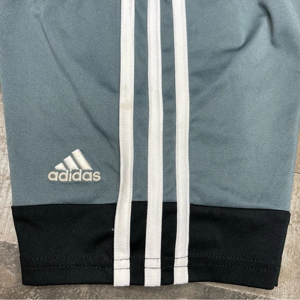 Adidas Boys Active Short size 4
